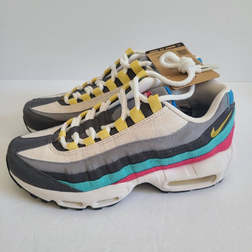 NEW Nike Air Max 95 SE Air Sprung Shoes DN4371-001 Size Youth 6 Womens 7.5